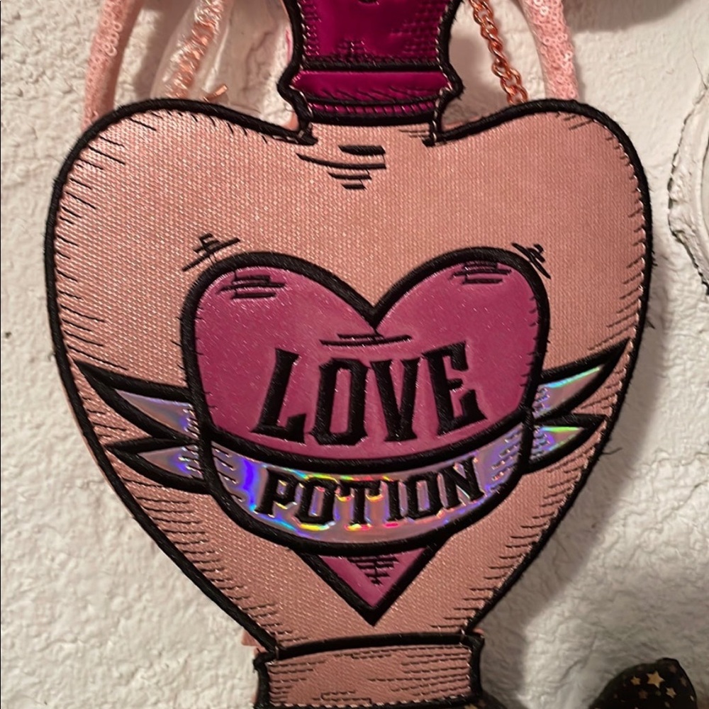 Danielle nicole Harry Potter love potion bag